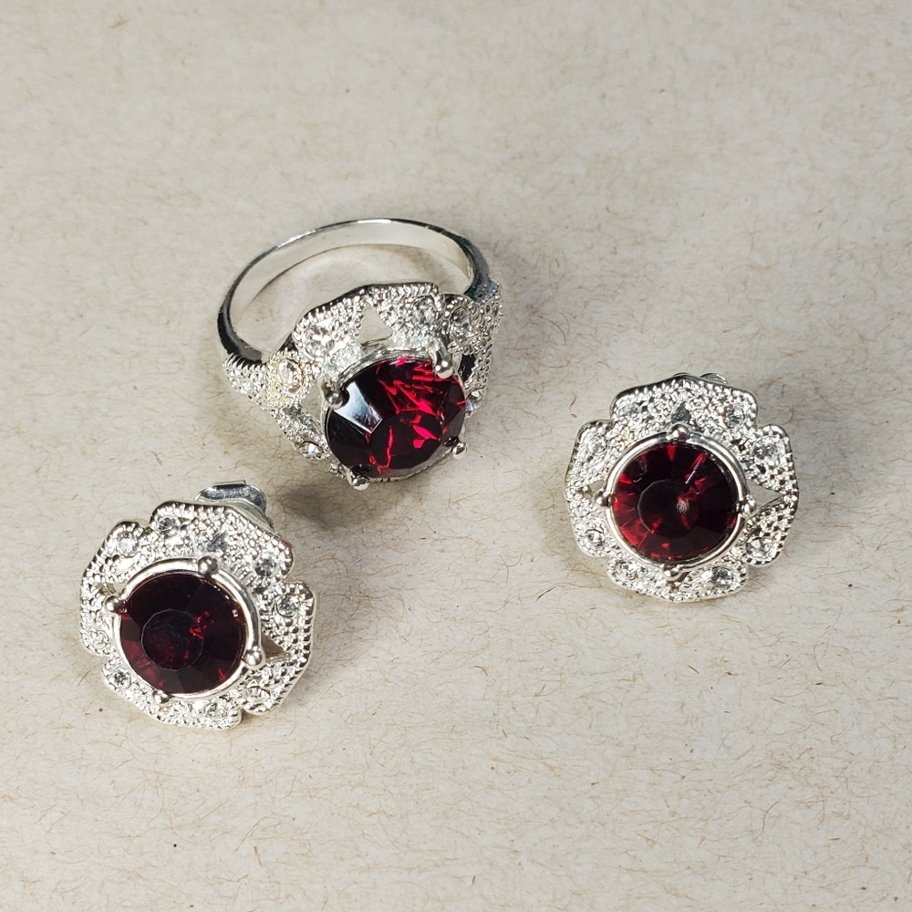 NWOT AVON NRT Ring and Earring set